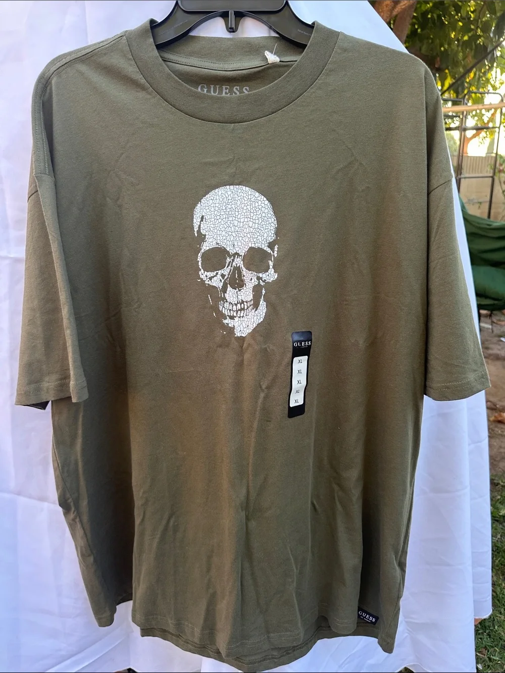 New Guess Olive Green Short Sleeve Tee with White Skull Graphic - Picture 2 of 4